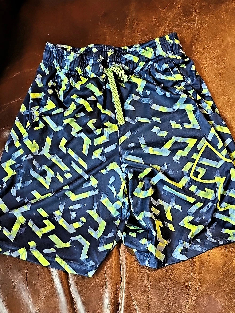 Under Armour HeatGear shorts Athletic Shorts in Blue & Yellow Size Boys Medium